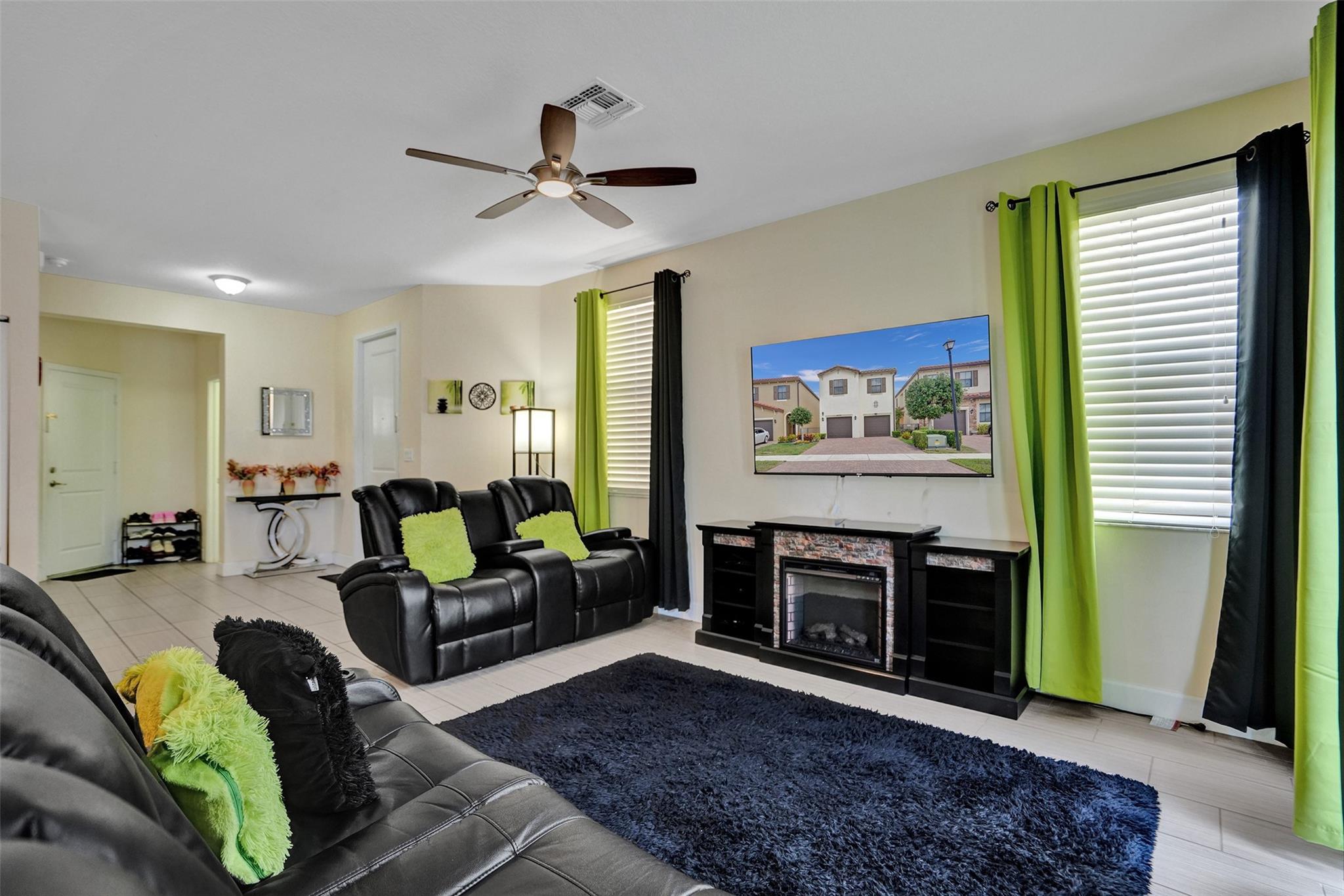 Central Parc South 182-173 - Residential