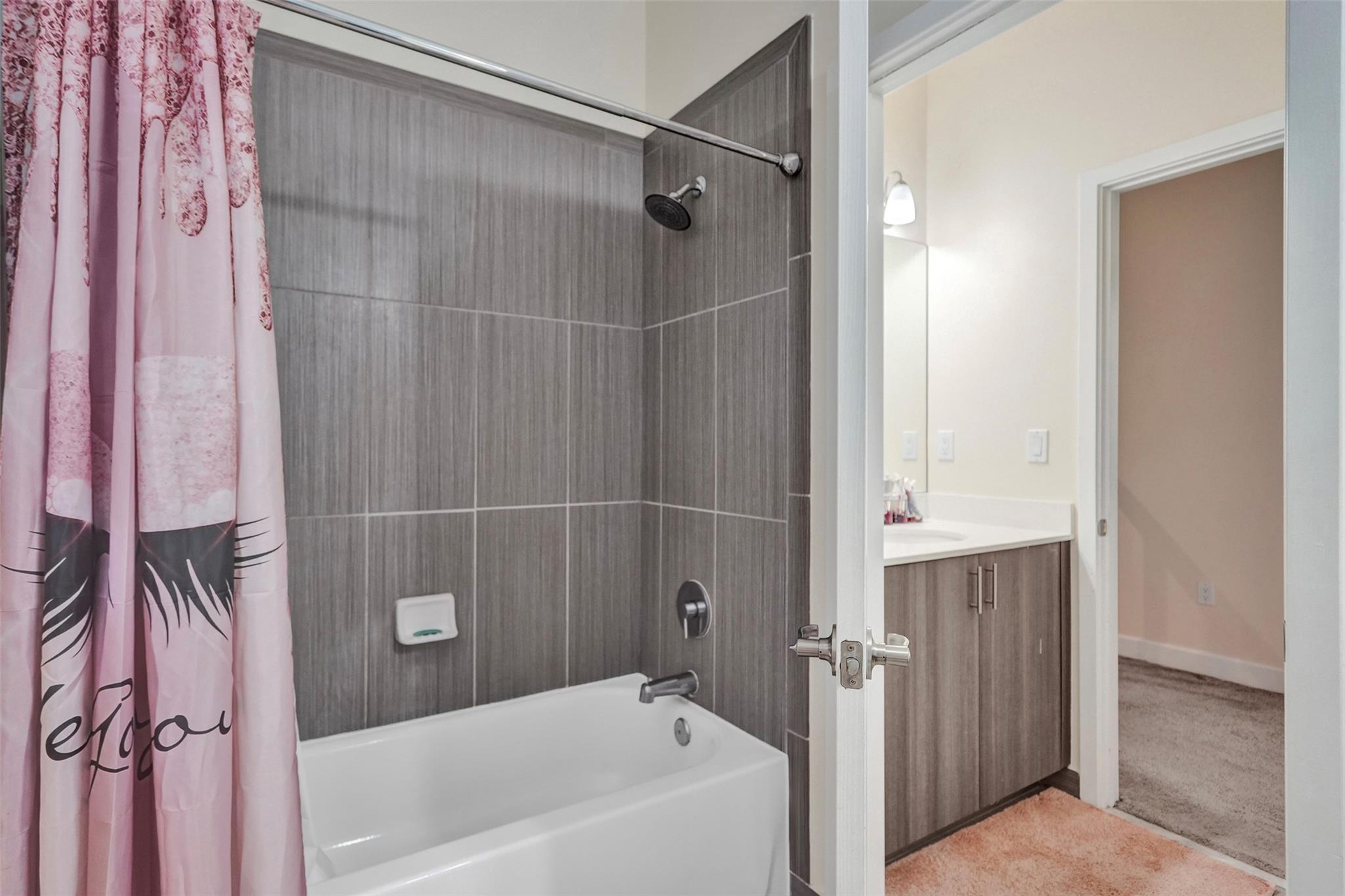 Central Parc South 182-173 - Residential