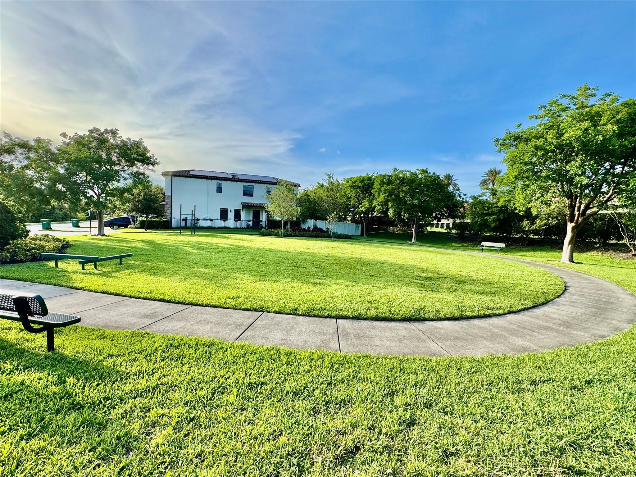 Central Parc South 182-173 - Residential