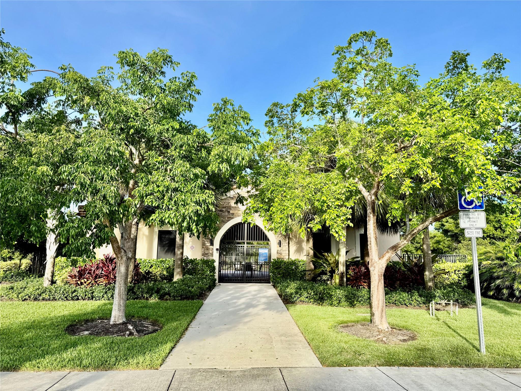 Central Parc South 182-173 - Residential