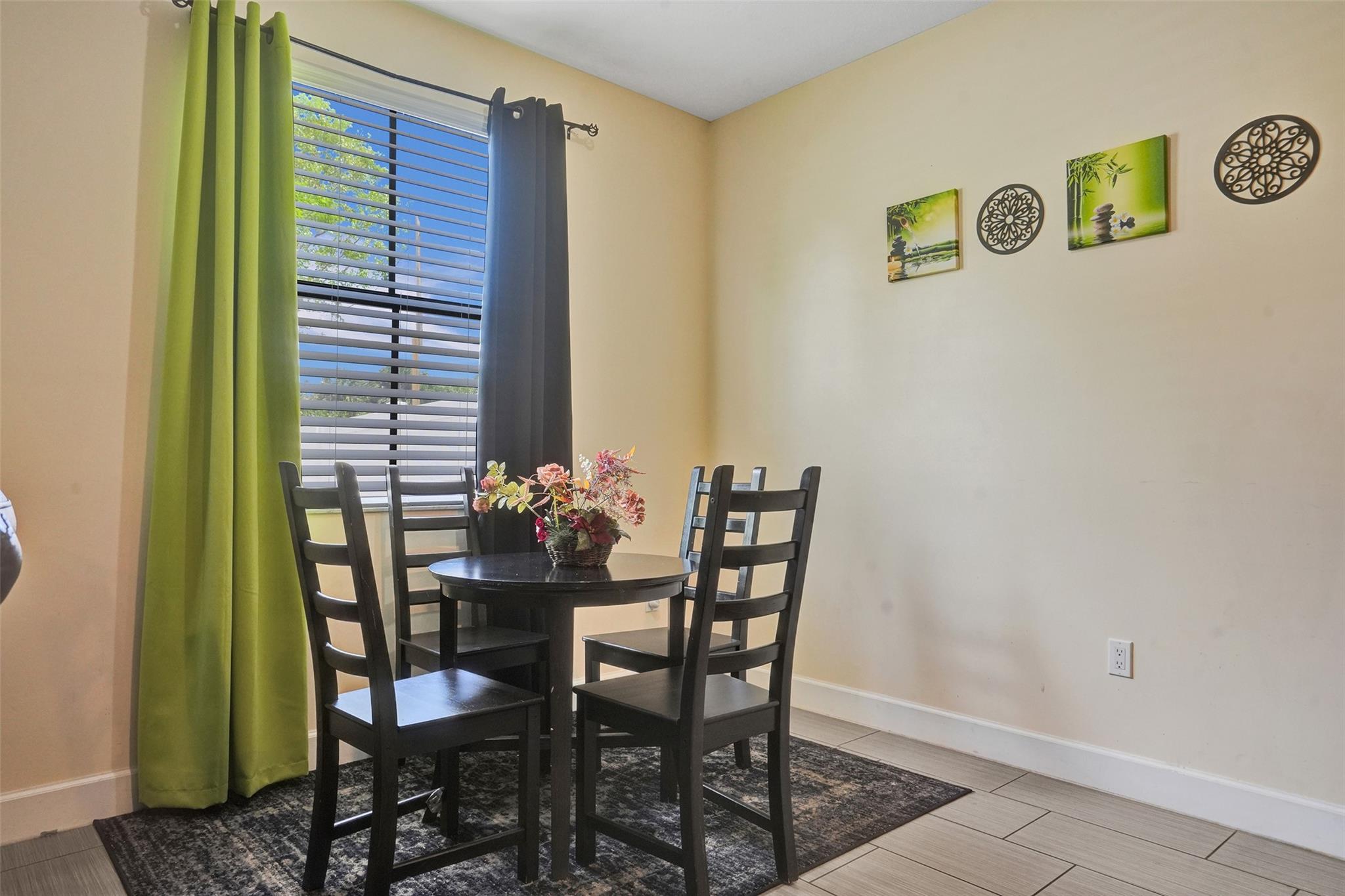 Central Parc South 182-173 - Residential