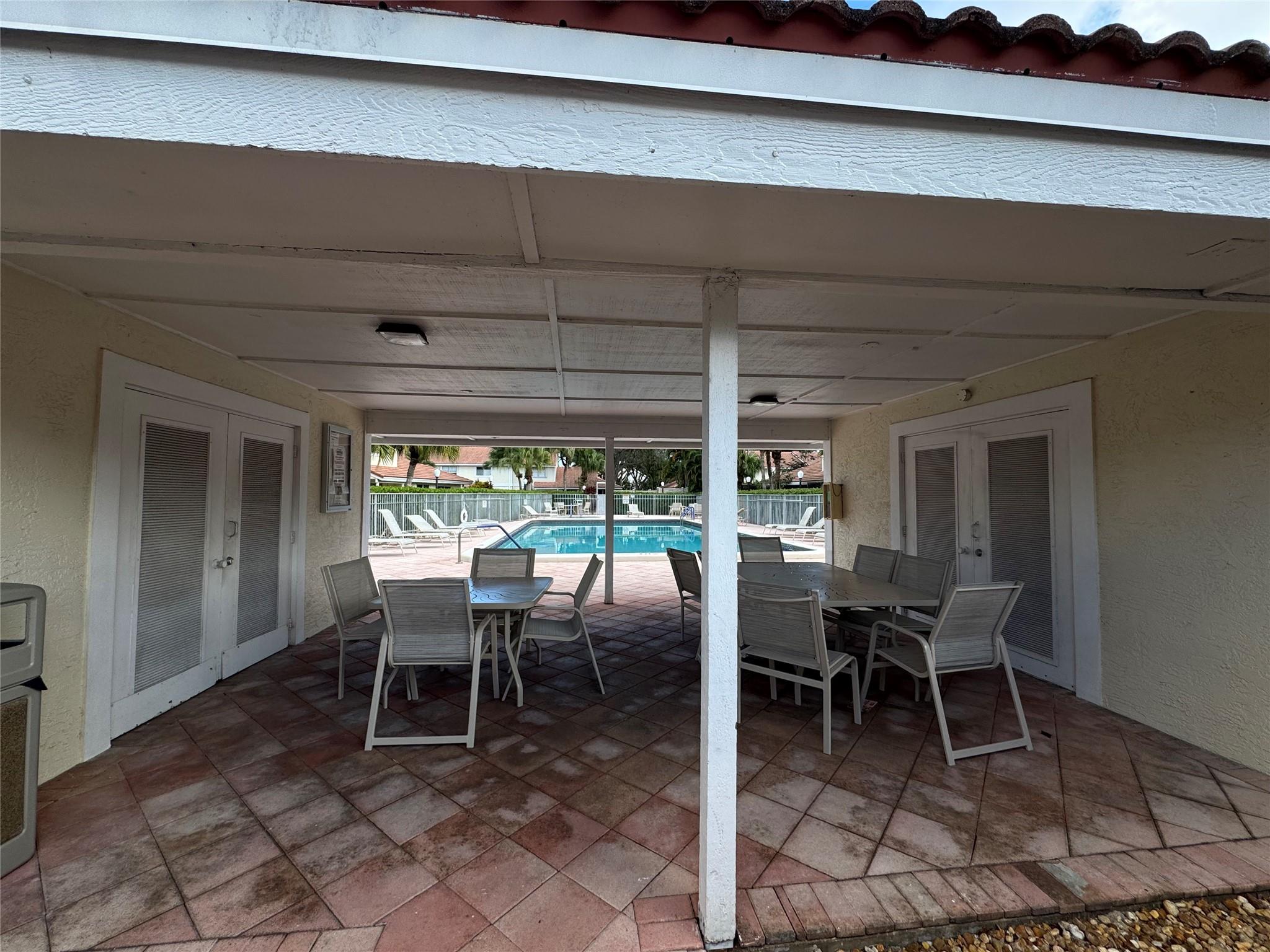 BOCA WALK - Residential