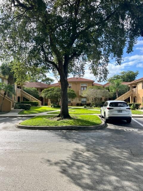 ADORABLE 2ND FLOOR CONDO W/LAKE VIEW FROM BALCONY. RECENTLY RENOVATED CABINETS, COUNTERTOPS & VINYL FLOORING. WASHER/DRYER INSIDE. LOCATED IN GATED COMMUNITY W/AMENITIES. WATER INCLUDED!