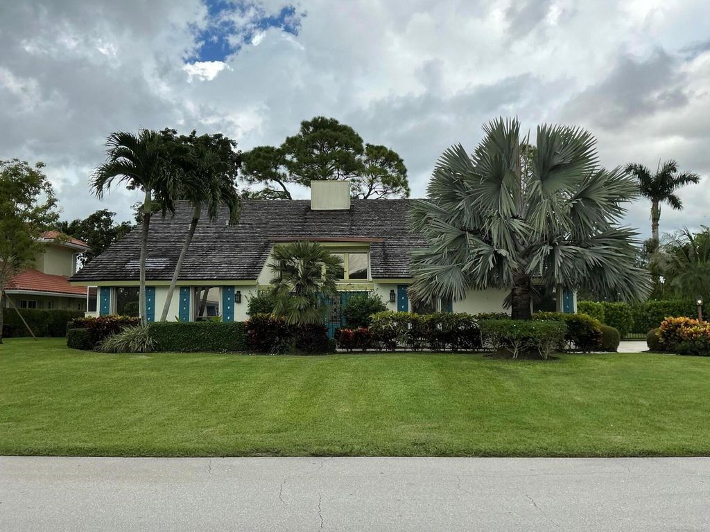 Photo of 4559 S Lake Drive, Boynton Beach, FL 33436 (MLS # R11119944)