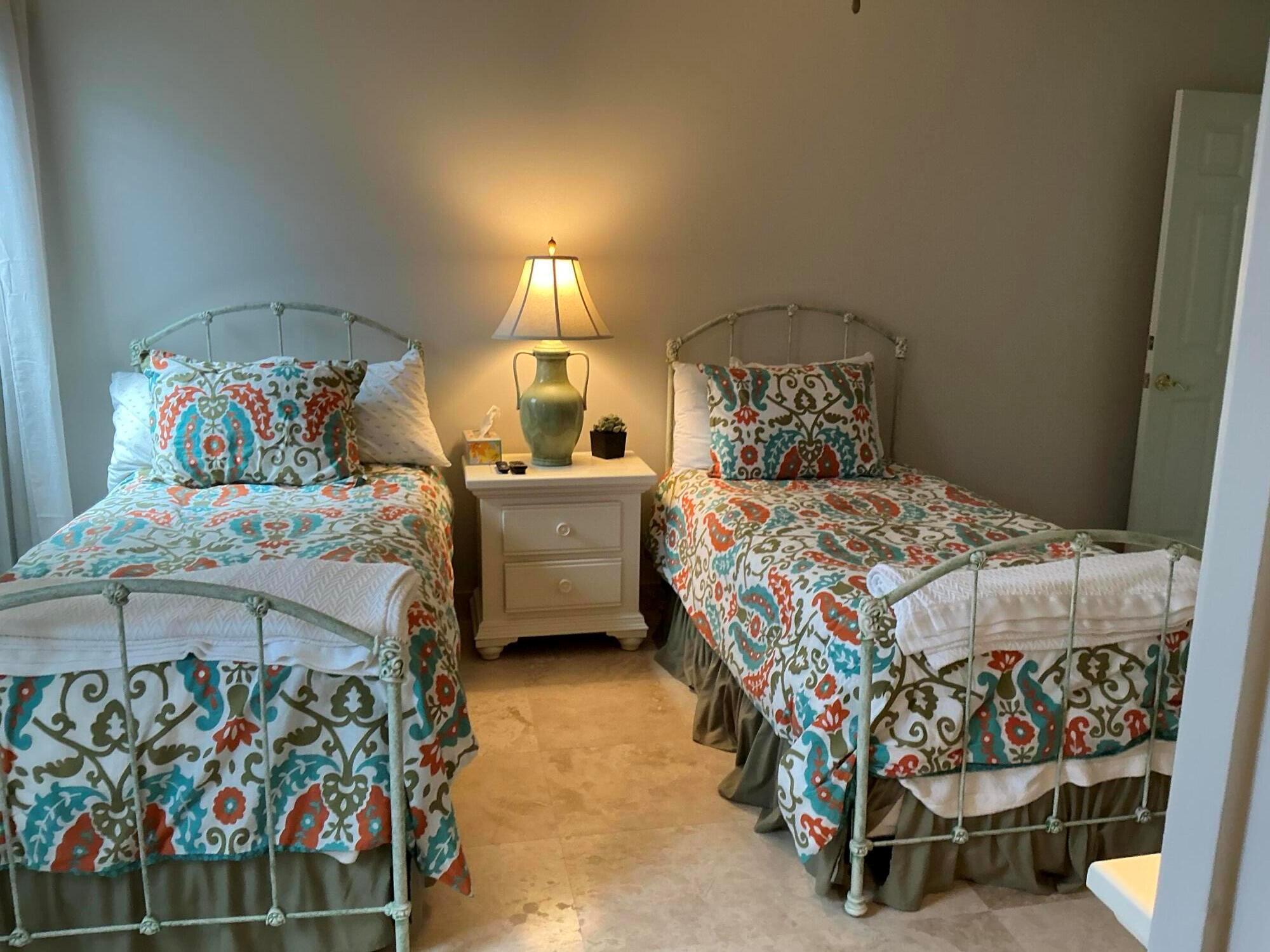 DELRAY DUNES - Residential Lease