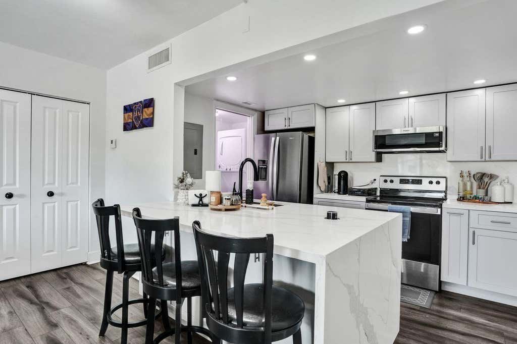 Photo of 1000 RIVER REACH Drive #321, Fort Lauderdale, FL 33315 (MLS # B26059900)