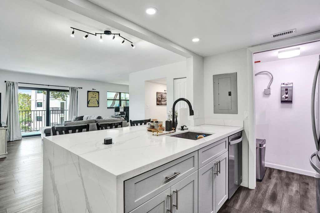 Photo of 1000 RIVER REACH Drive #321, Fort Lauderdale, FL 33315 (MLS # B26059900)