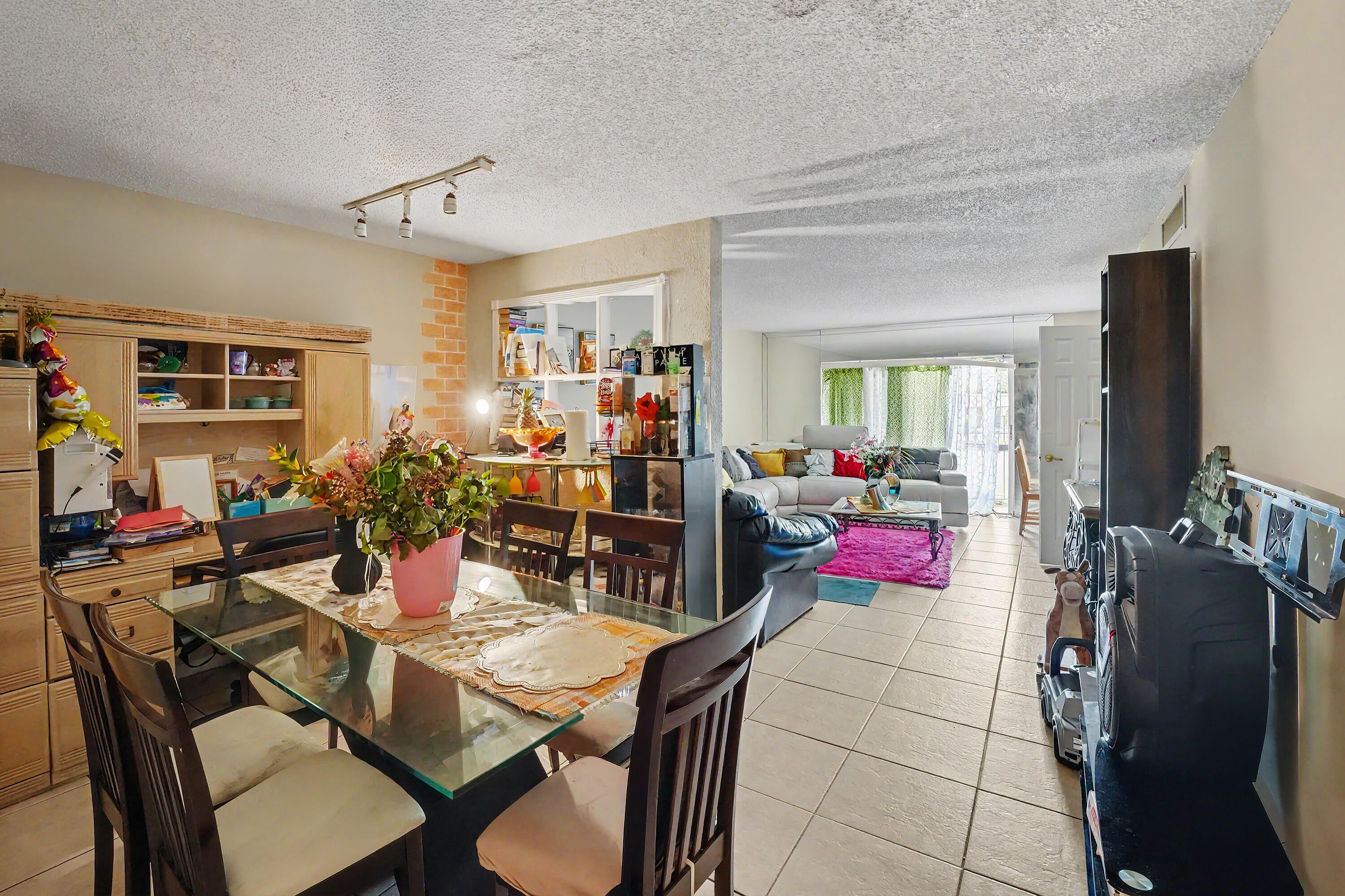 6061 N Falls Cir 110