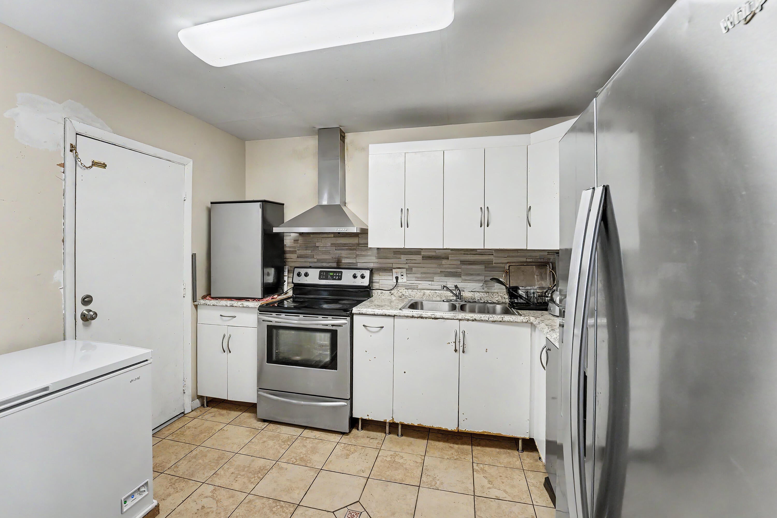 6061 N Falls Cir DR 110, Lauderhill FL 33319