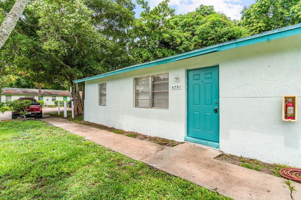 Photo of 4791 Gulfstream Road, Lake Worth, FL 33461 (MLS # R11002582)