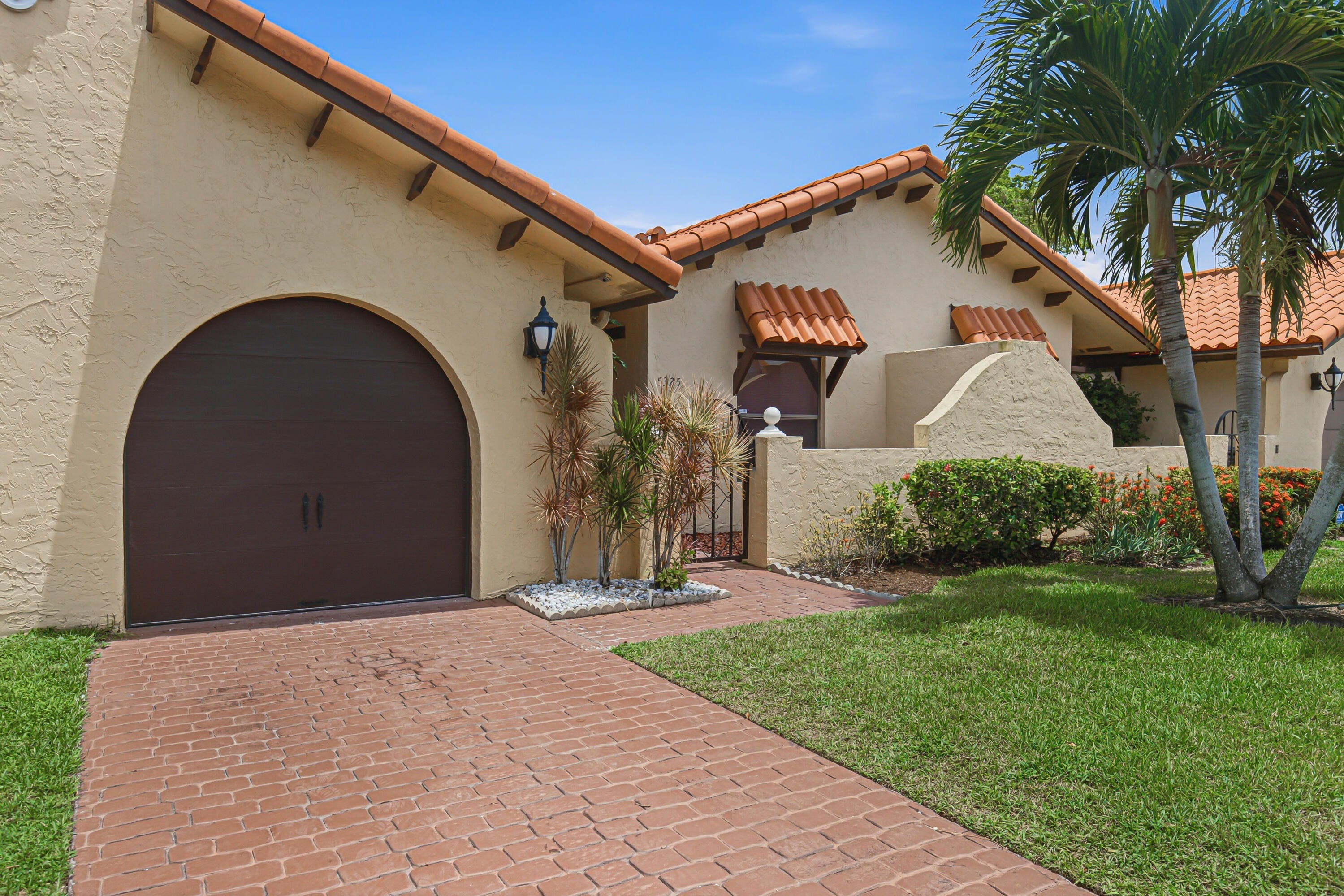 5325 S Bolero Circle