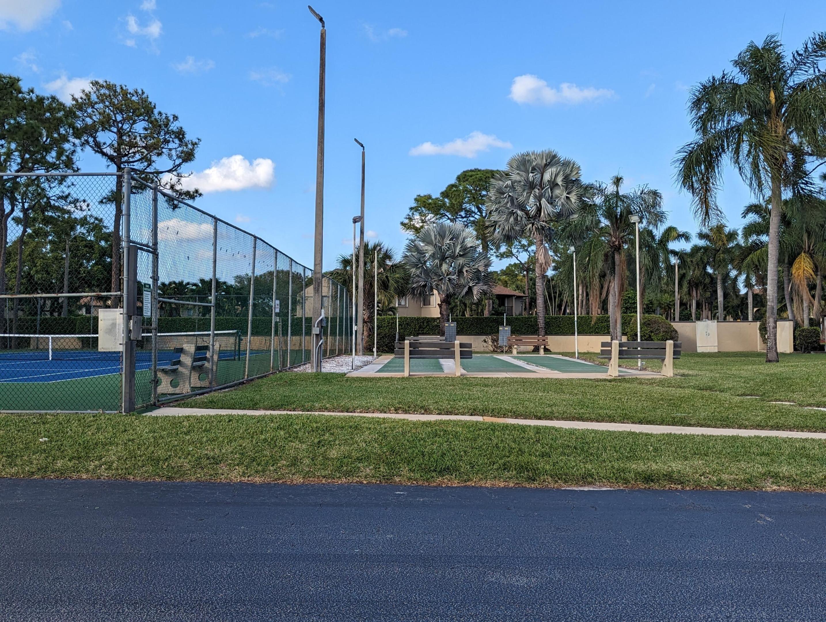 PINE RIDGE NORTH VILLAGE III CONDO - Residential
