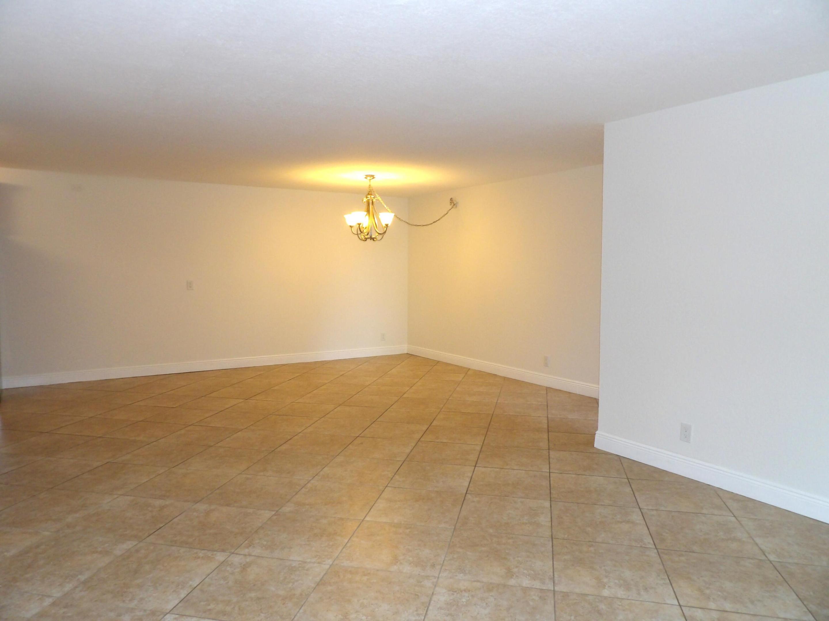 Properties 702 Sunny Pine Way G1