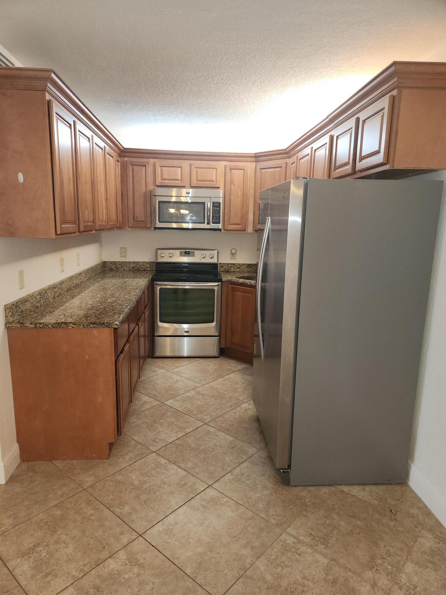 PINE RIDGE NORTH VILLAGE III CONDO - Residential