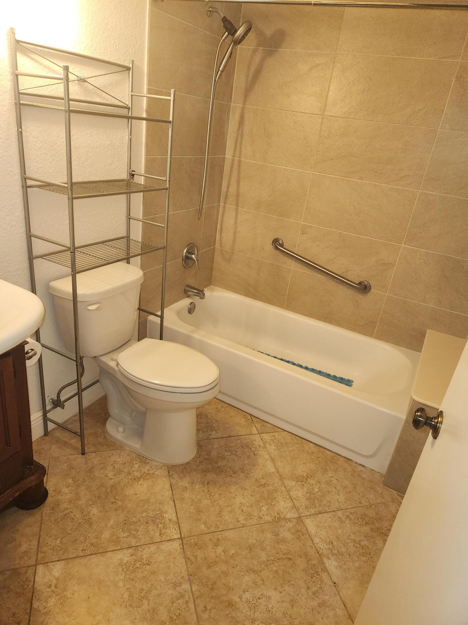 PINE RIDGE NORTH VILLAGE III CONDO - Residential