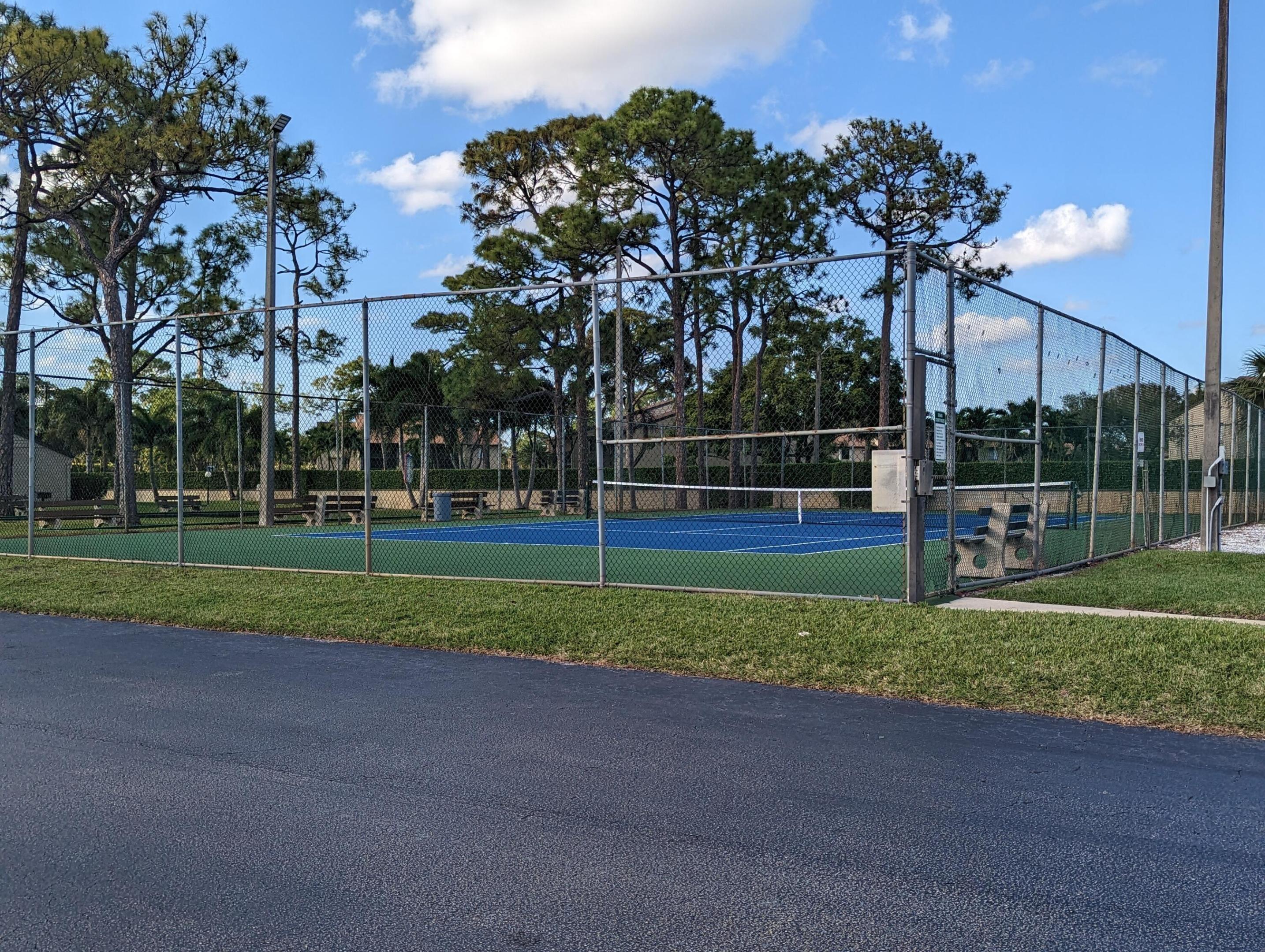 PINE RIDGE NORTH VILLAGE III CONDO - Residential