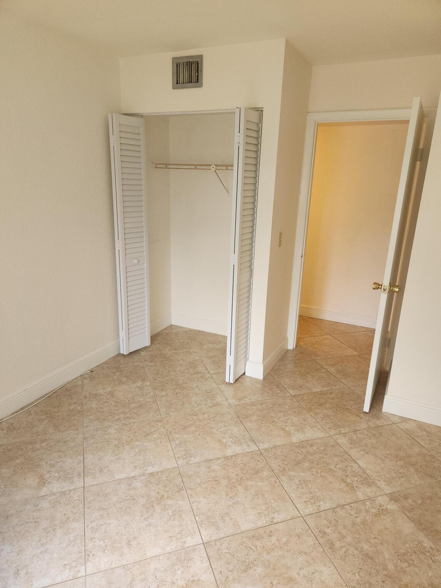 PINE RIDGE NORTH VILLAGE III CONDO - Residential