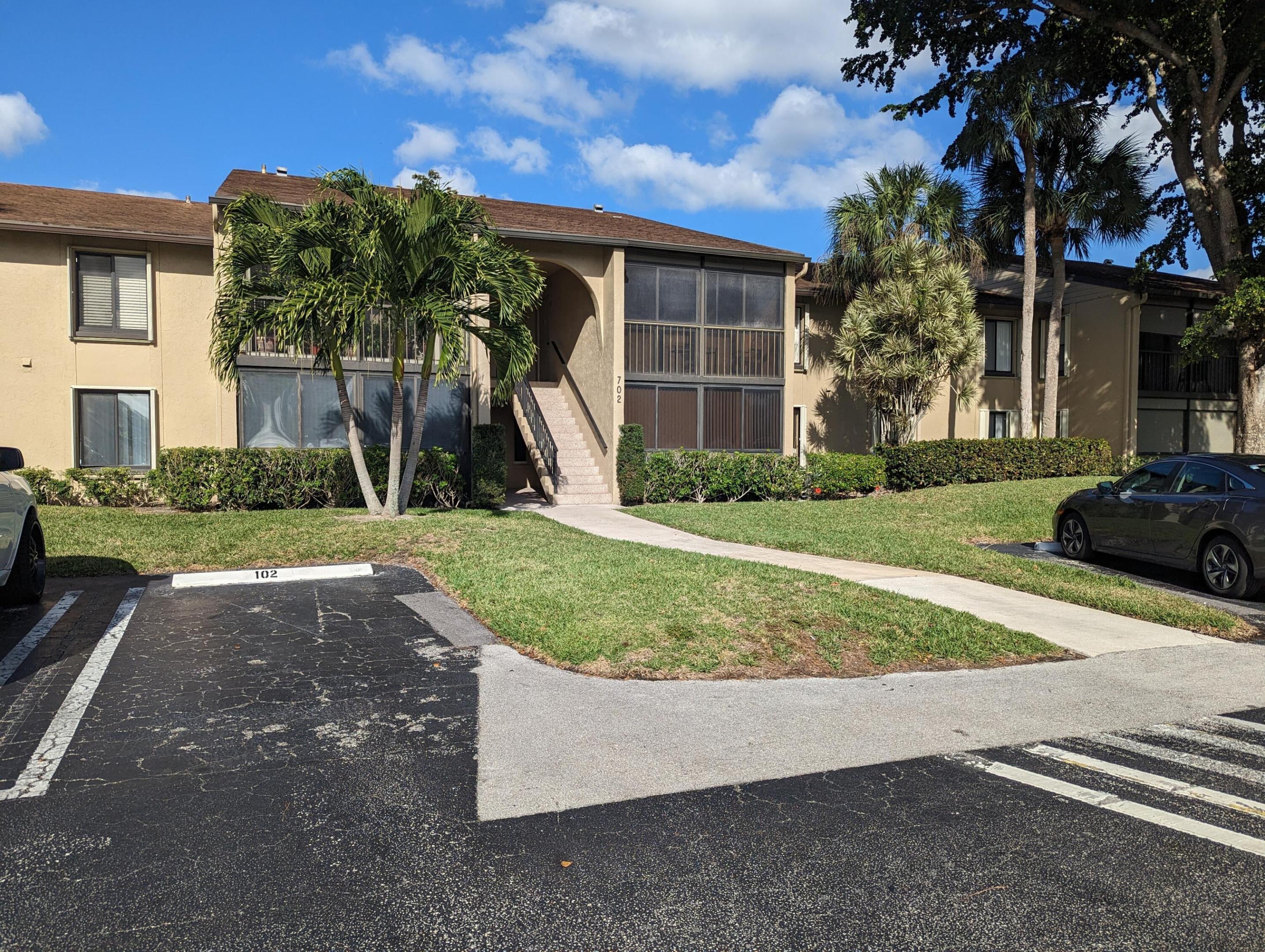 PINE RIDGE NORTH VILLAGE III CONDO - Residential