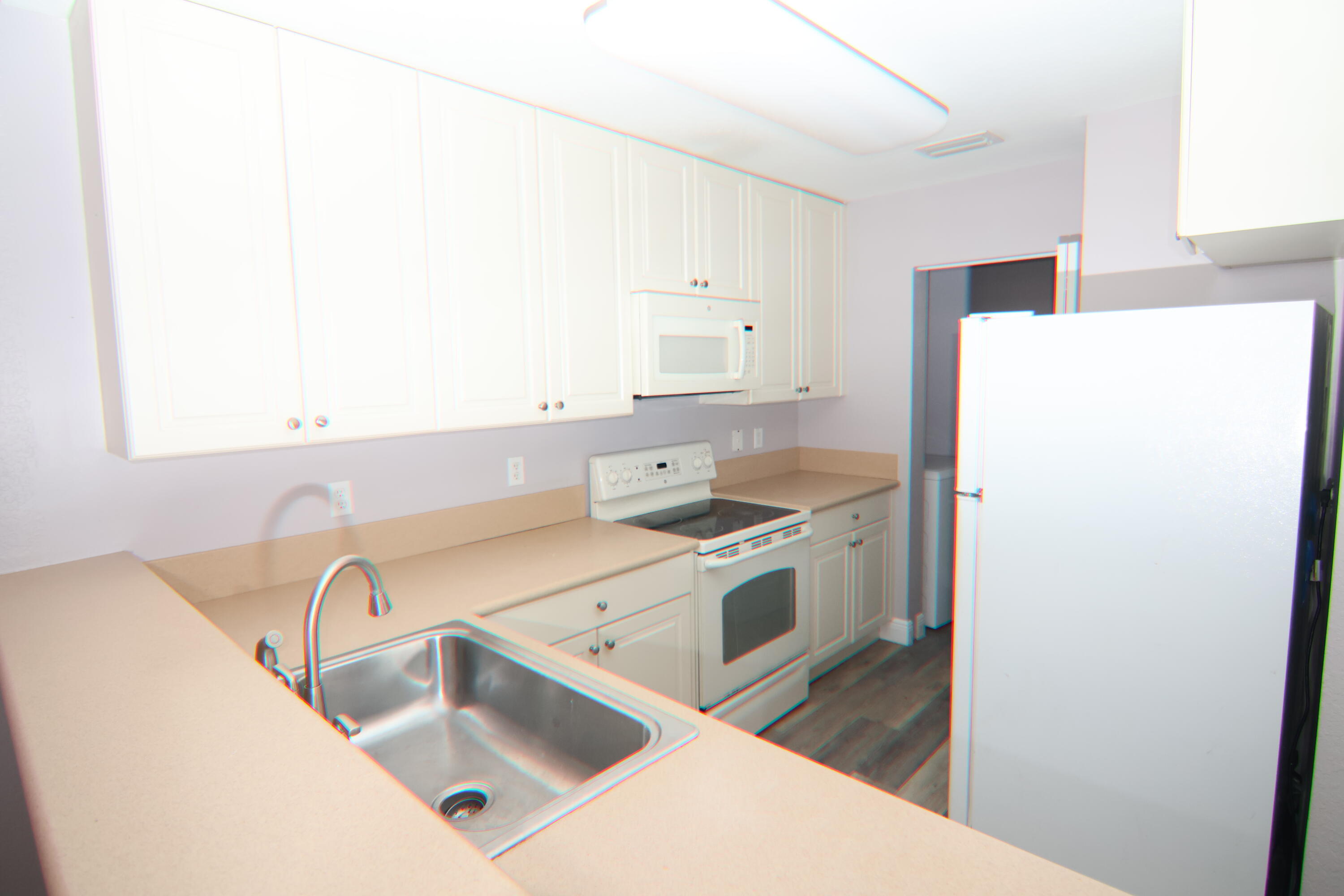 LINKS AT EMERALD DUNES CONDO - Residential Lease