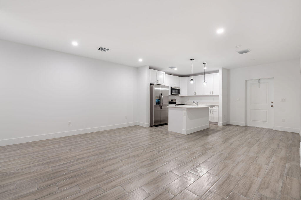 CHERRY HILLS - Residential Lease