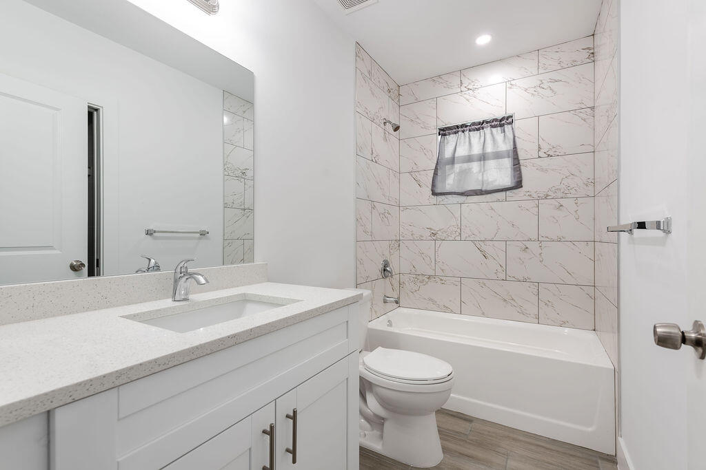 CHERRY HILLS - Residential Lease