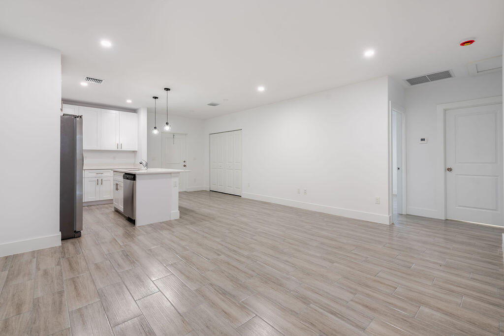 CHERRY HILLS - Residential Lease