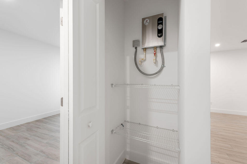 CHERRY HILLS - Residential Lease