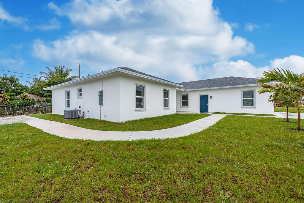 CHERRY HILLS - Residential Lease