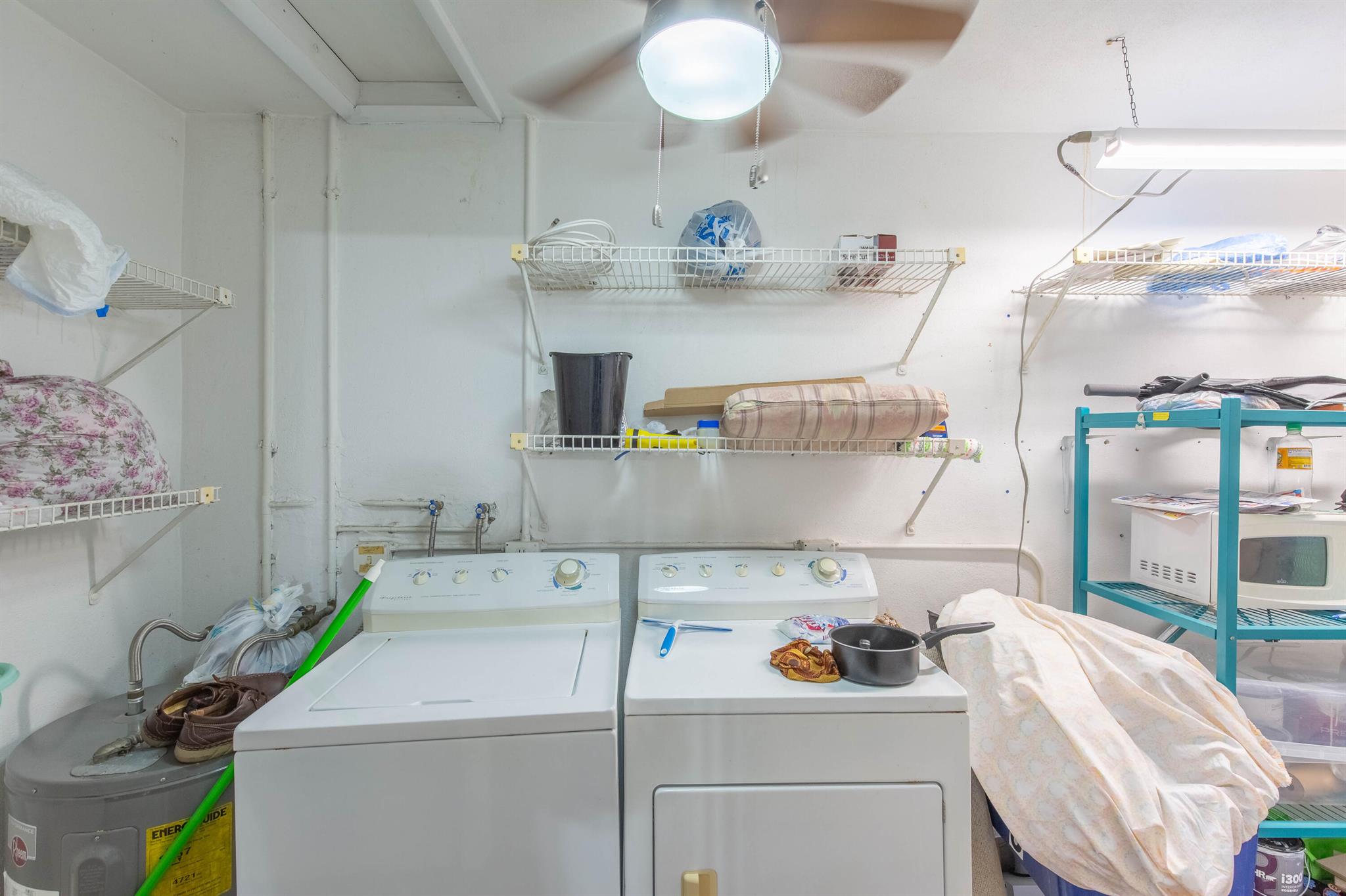 CRESTHAVEN TOWNHOMES SEC 4 CONDO - Residential