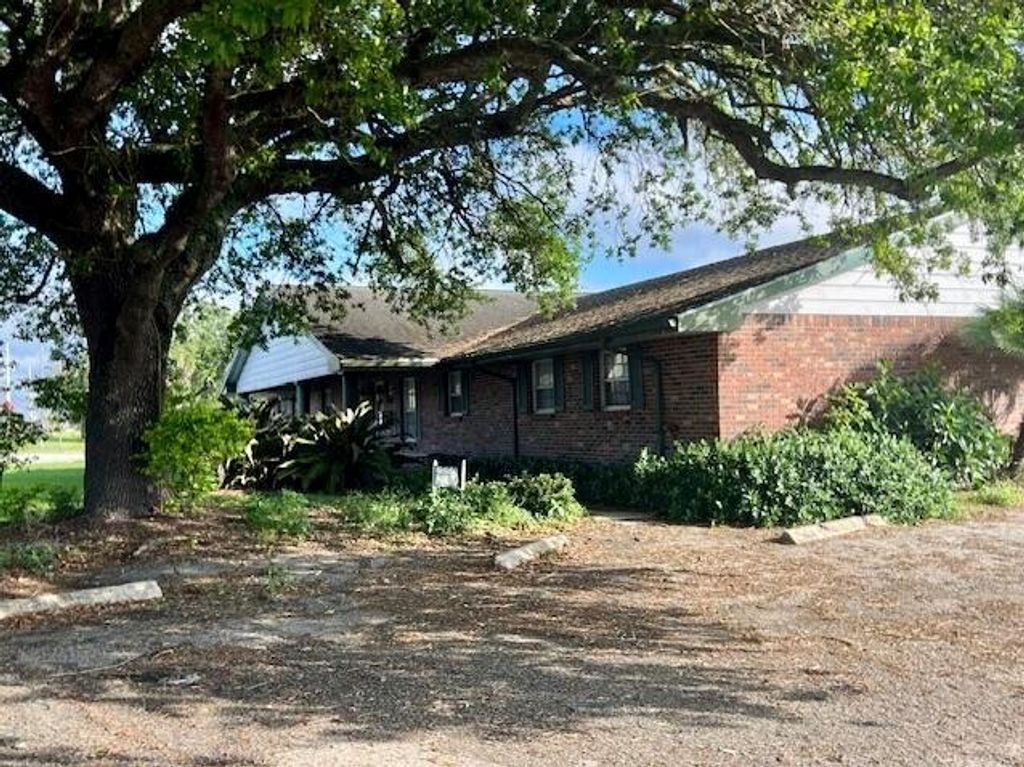 Photo of 370 Us Highway 27, South Bay, FL (MLS # R10971548)