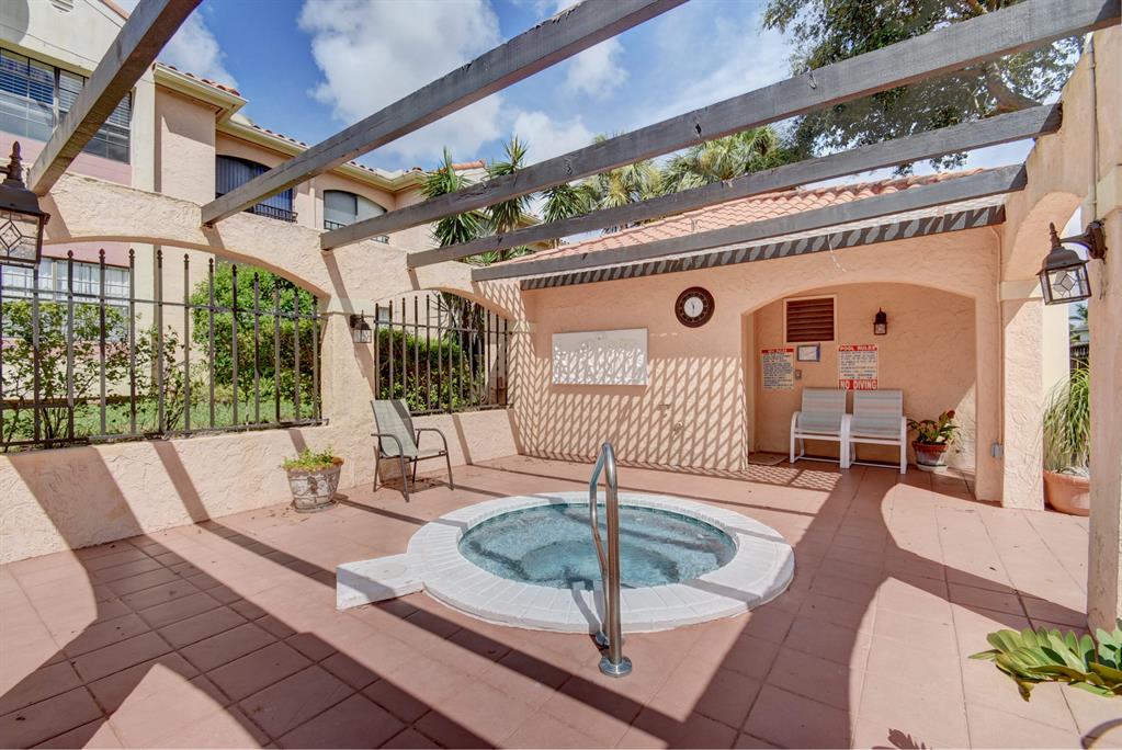 PROVENCE CONDO - Residential