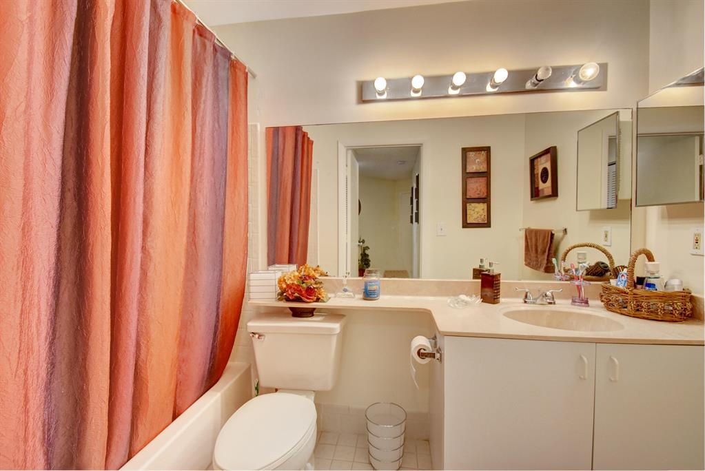 PROVENCE CONDO - Residential