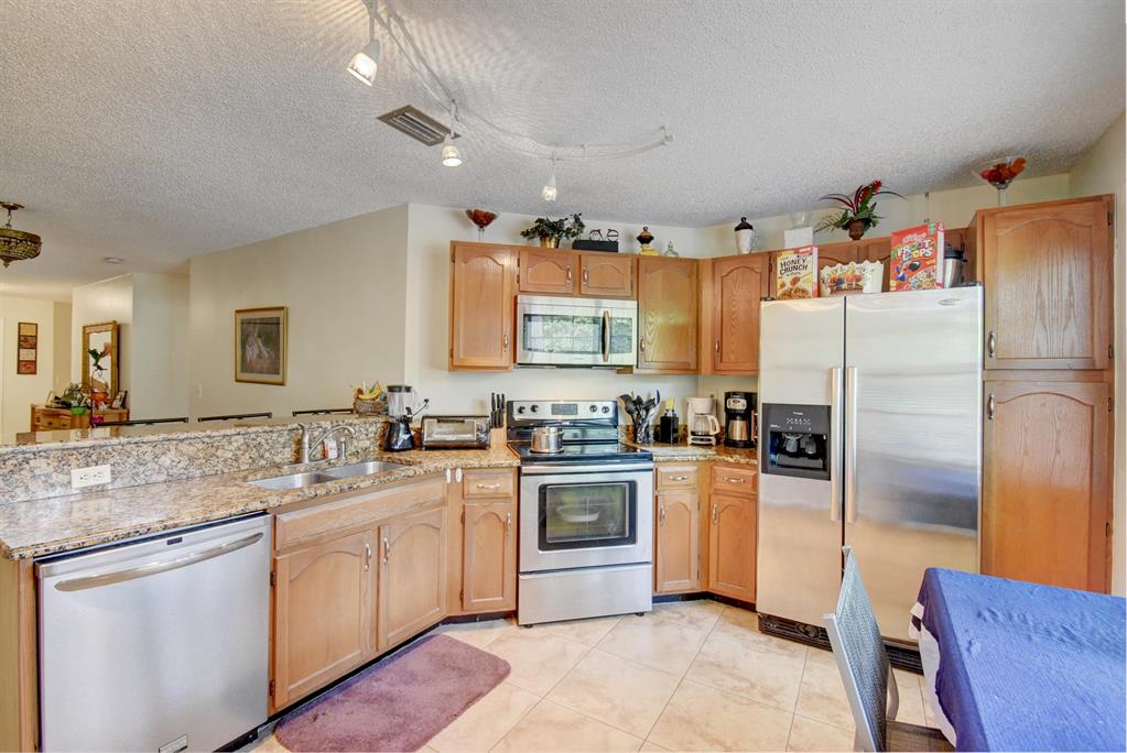 PROVENCE CONDO - Residential