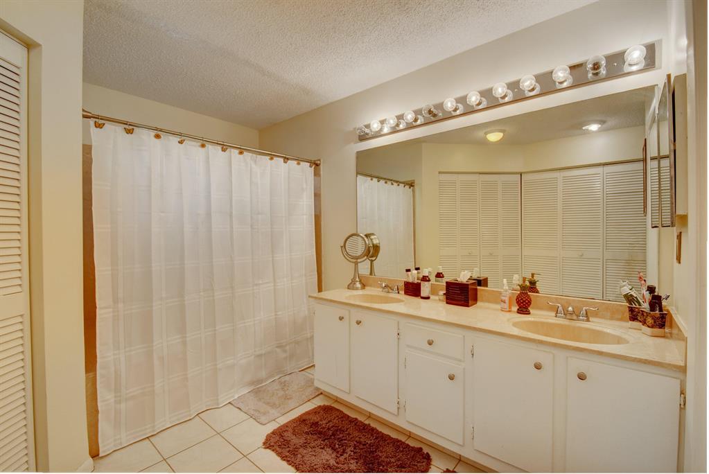 PROVENCE CONDO - Residential