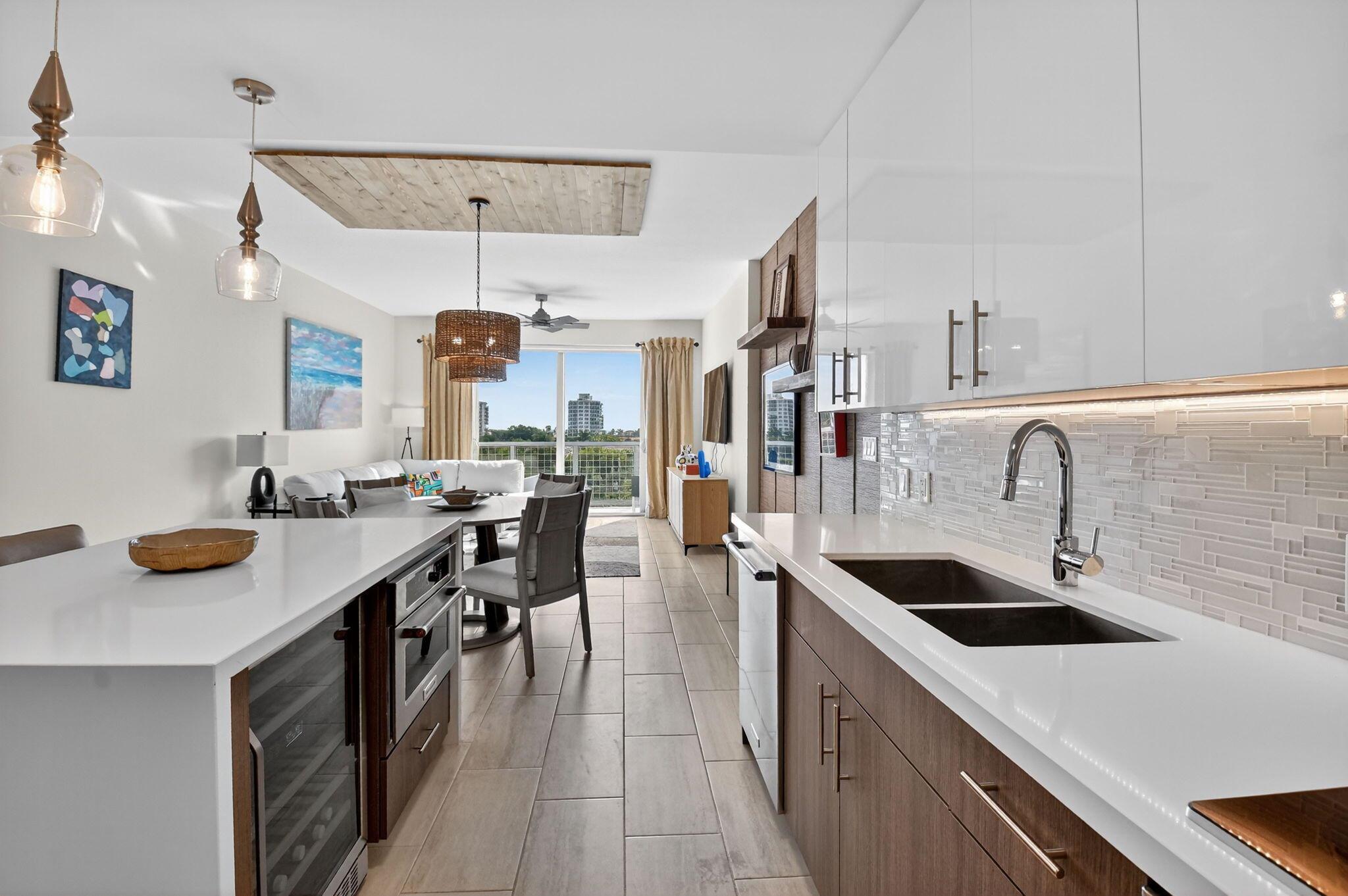 236 SE Fifth Avenue 405