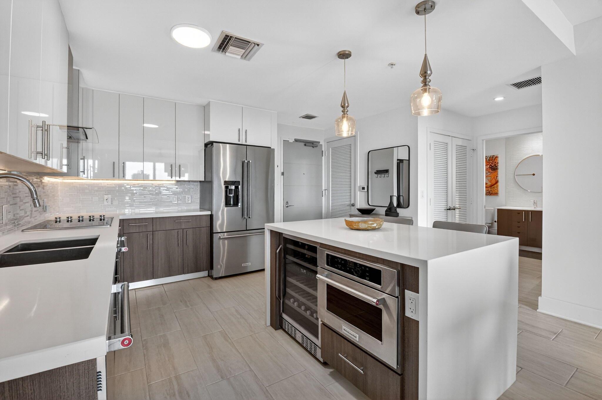 236 SE Fifth Avenue 405