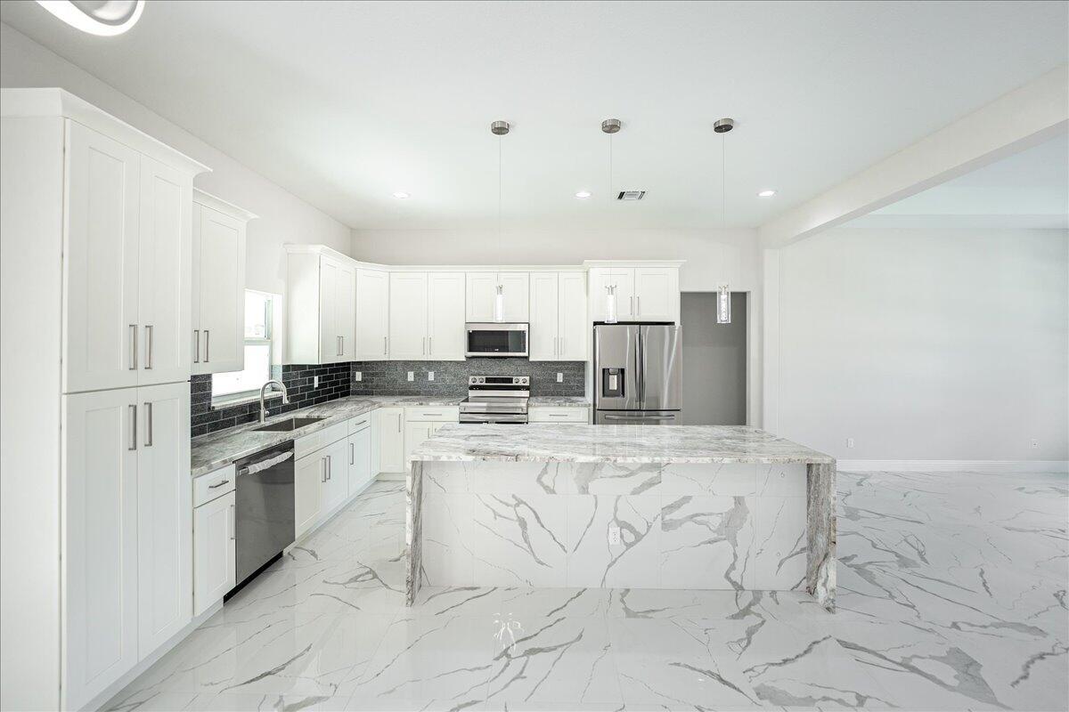 Port St Lucie, Florida 34953, United States, 4 Bedrooms Bedrooms, ,4 BathroomsBathrooms,Residential,Active,209600