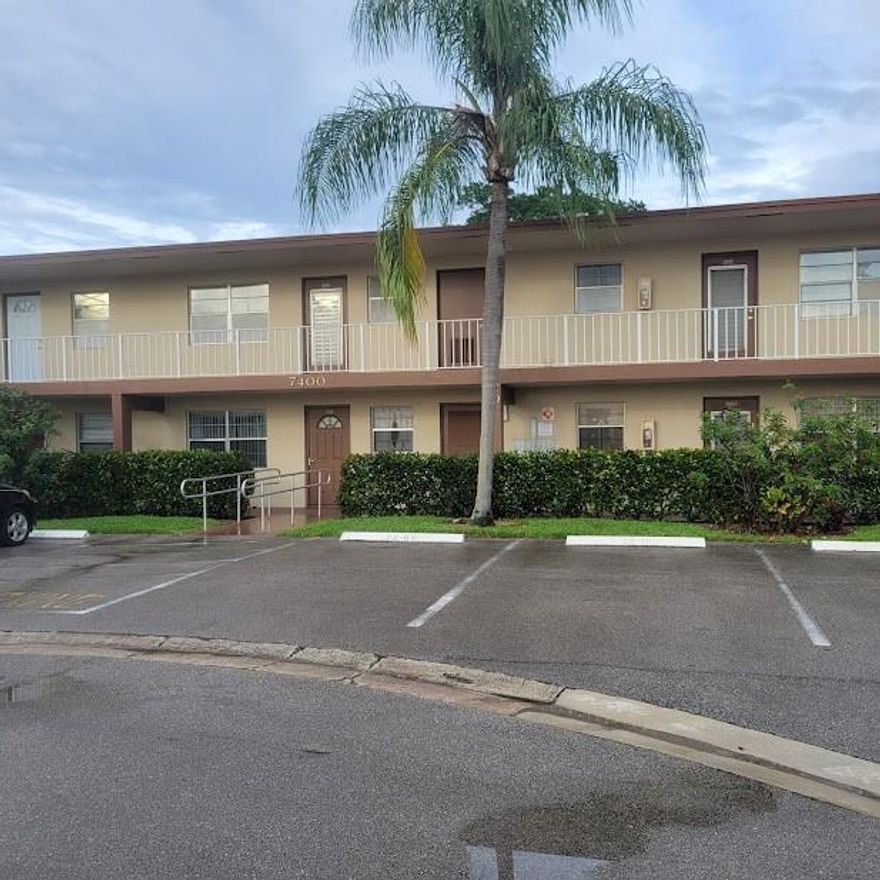 ORIOLE GARDENS 2/2 IN 55+ COMMUNITY.CONVENIENTY LOCATED CLOSE TO SHOPPING , RESTURANTS,  AND MALLS.THIE CORNER UNIT IS PRICED TO SELL QUICK.. NEEDS A LITTLE TLC.. WATER/ CABLE/ TRASH INCLUDED IN MAINTENANCE... 20% DOWN ,675 CREDIT SCORE / 35 K INCOME REQUIRED... RESORT LIKE POOL AND CLUBHOUSE...THANKS FOR SHOWING...