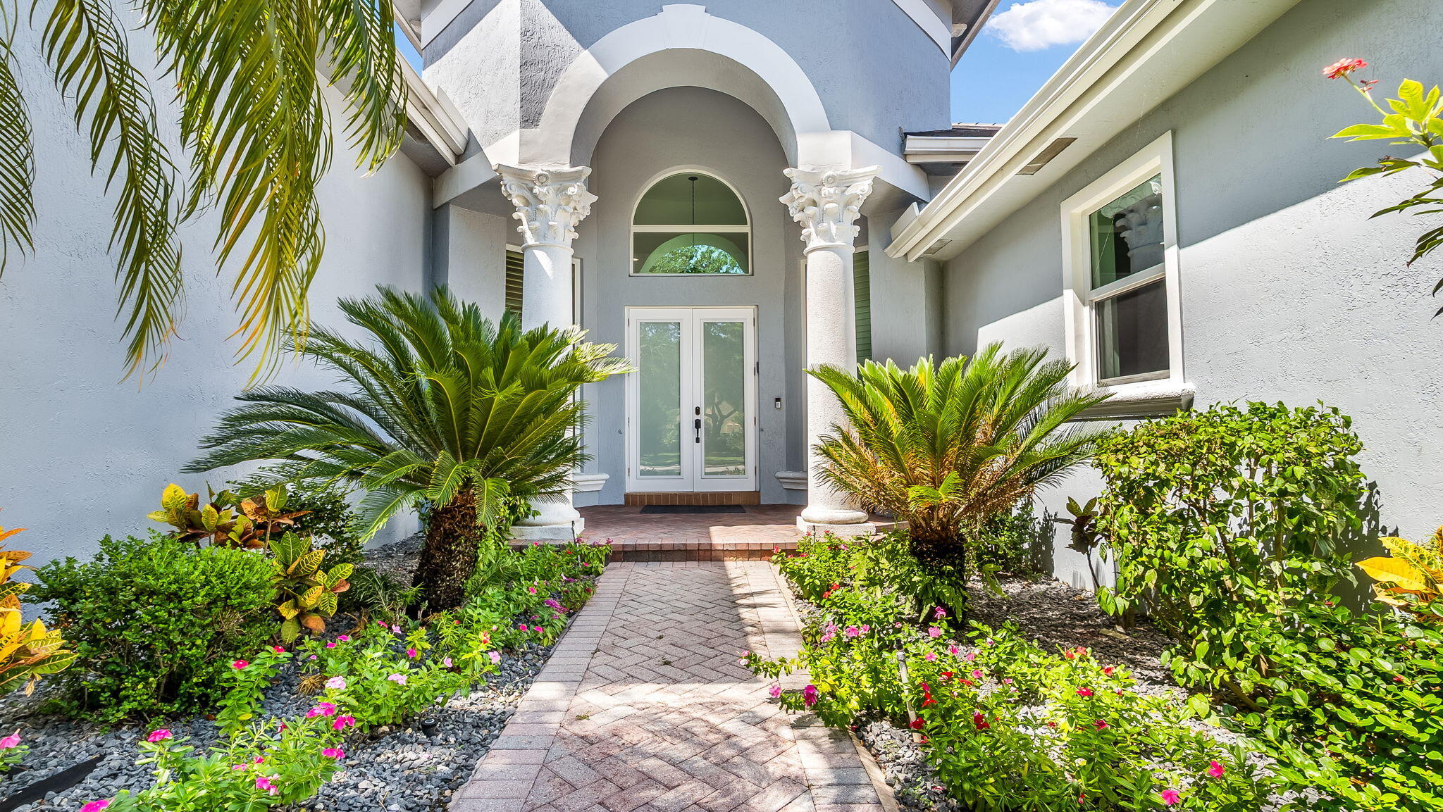 7083 NW 71ST Manor