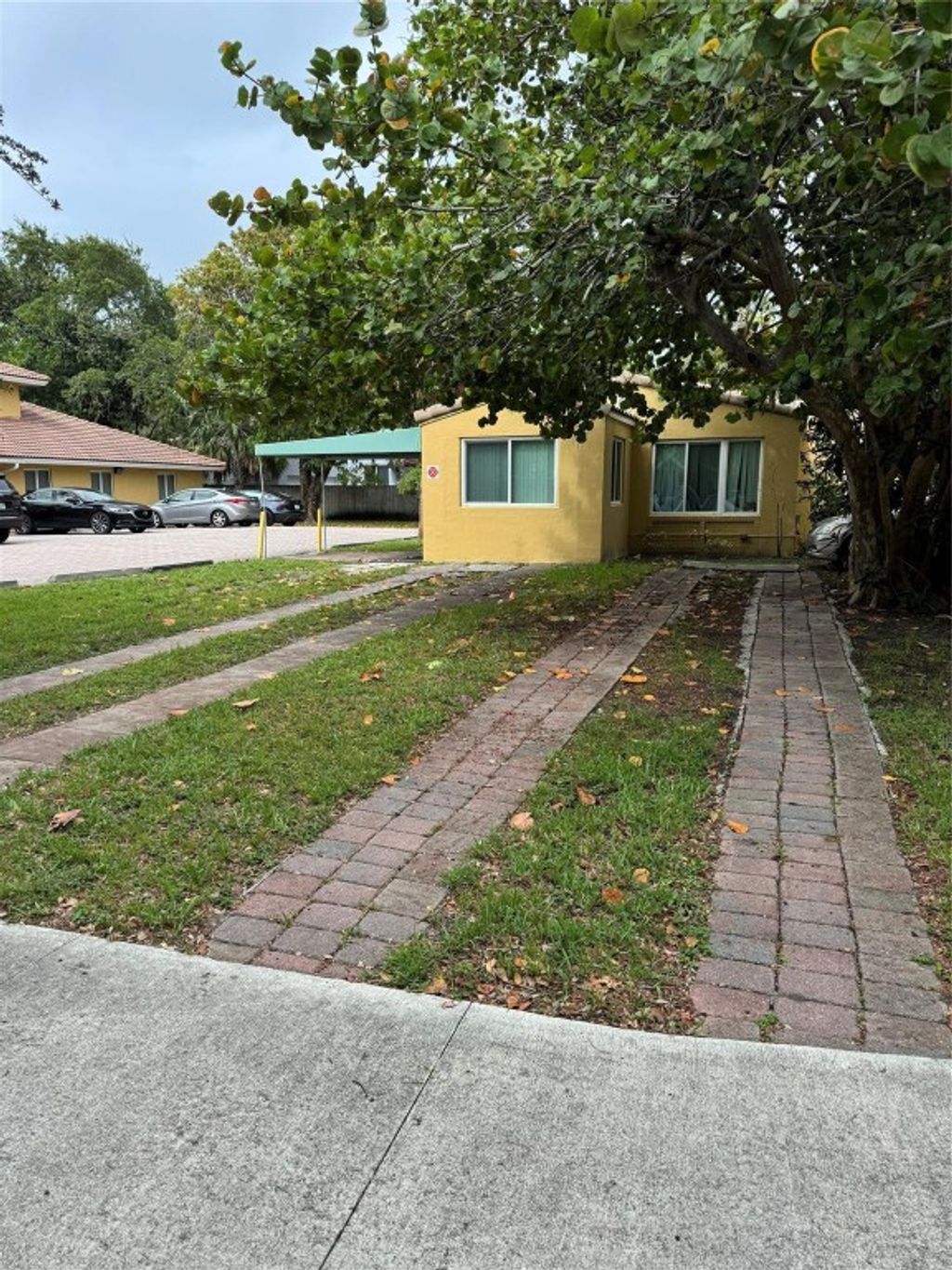Photo of 101 SE 19th Street, Fort Lauderdale, FL 33316 (MLS # F10507614)