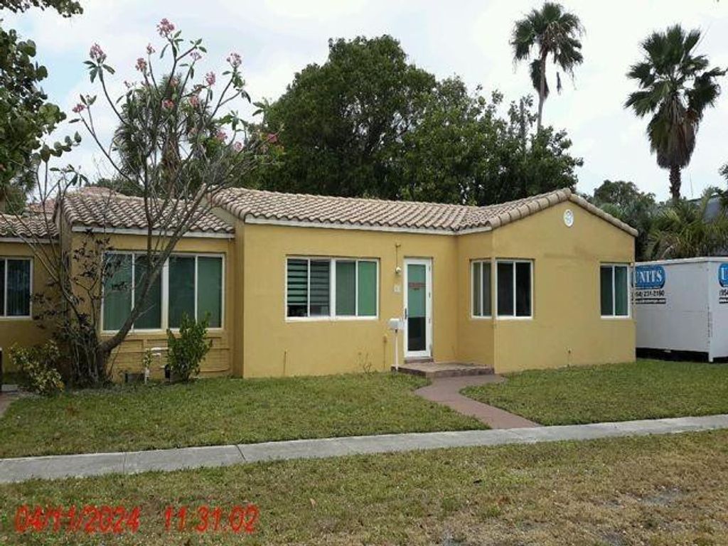 Photo of 101 SE 19th Street, Fort Lauderdale, FL 33316 (MLS # F10507614)