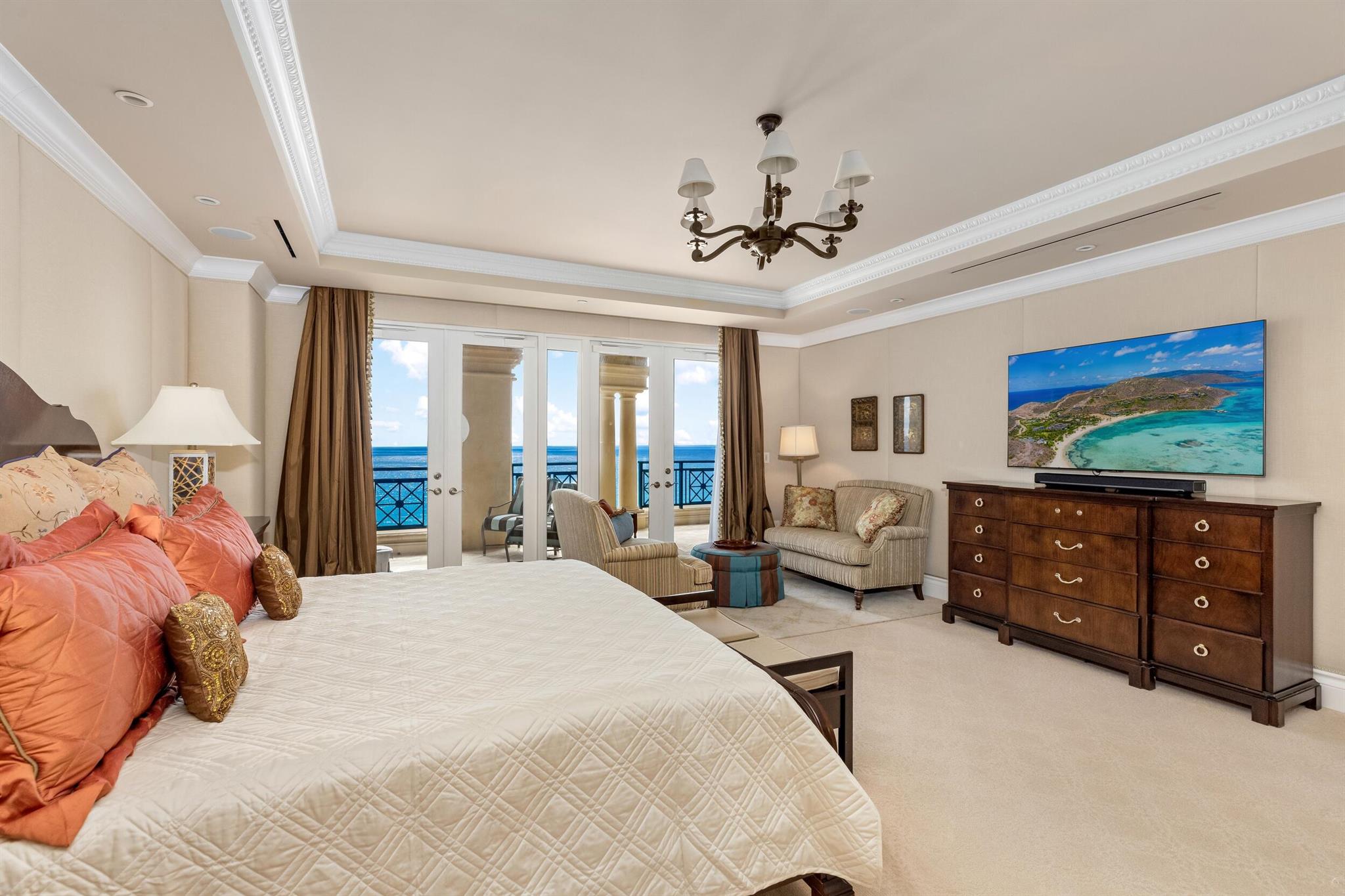 Luxuria - Residential