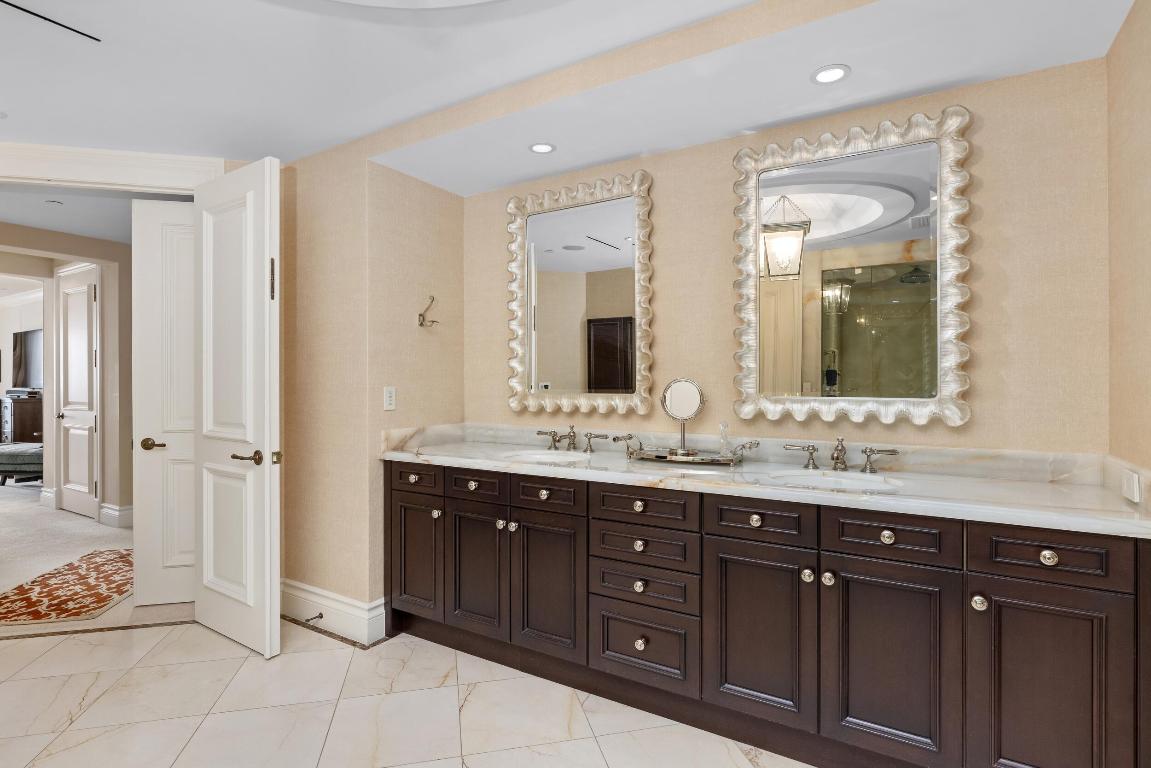 Luxuria - Residential