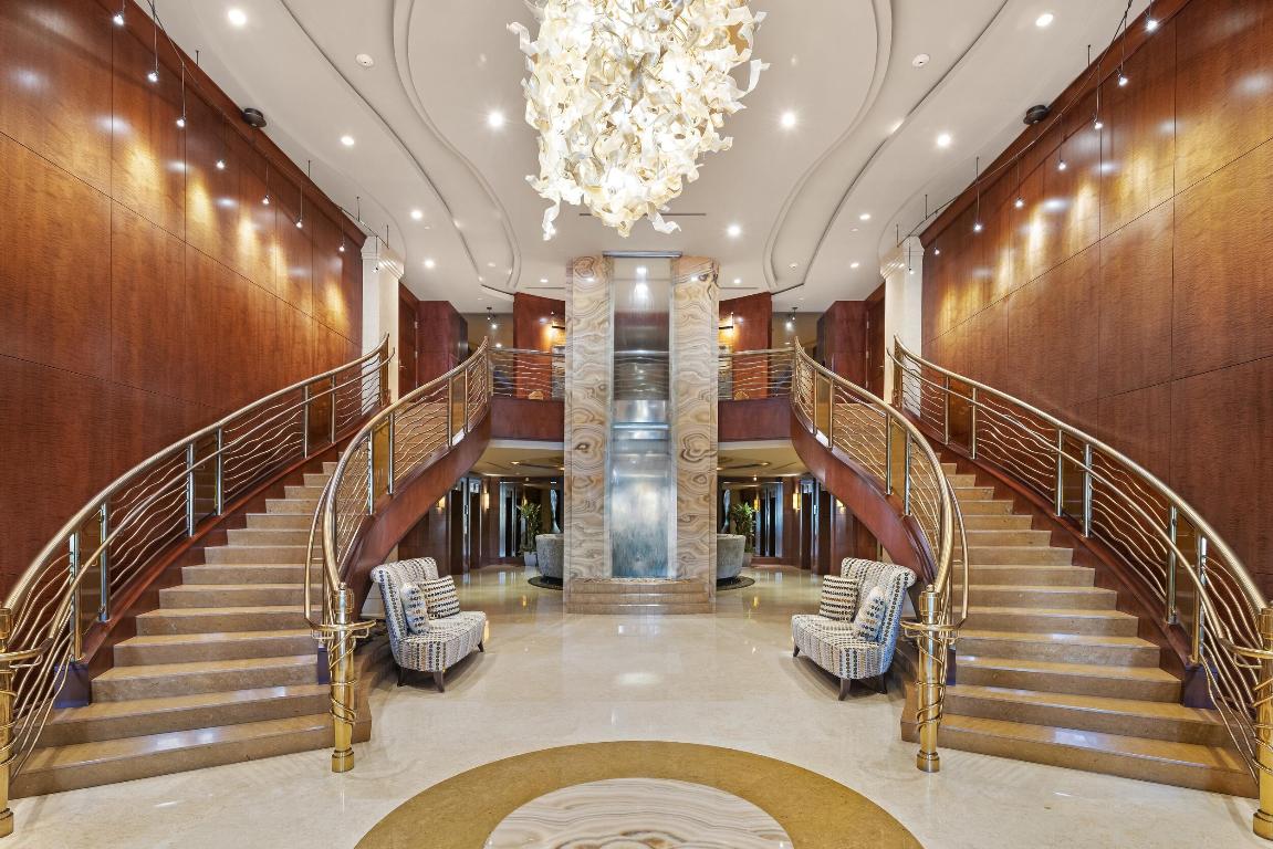 Luxuria - Residential