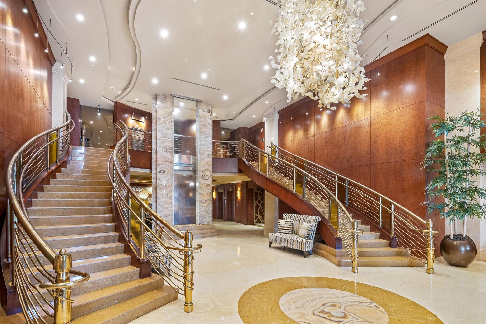 Luxuria - Residential