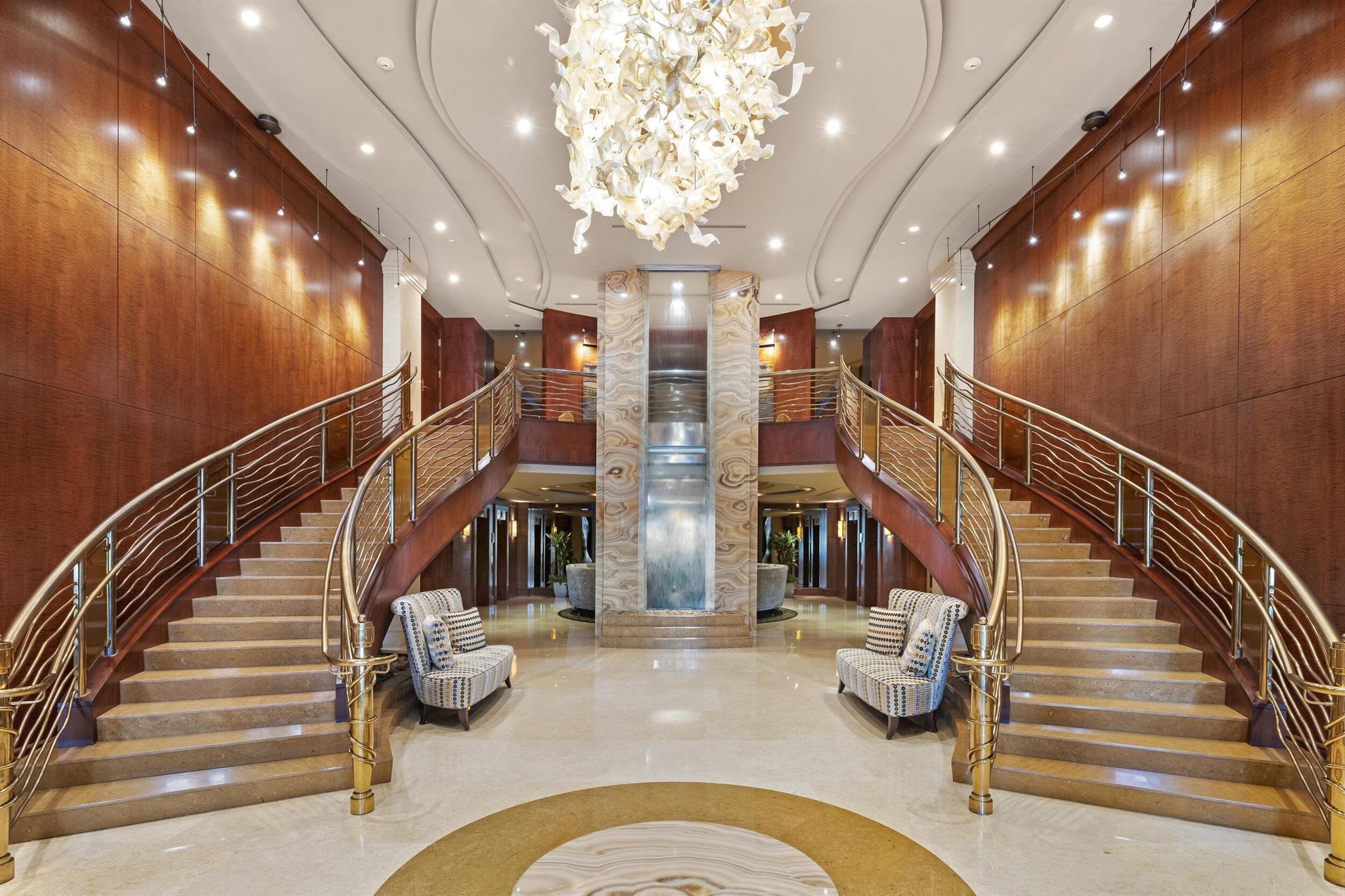 Luxuria - Residential