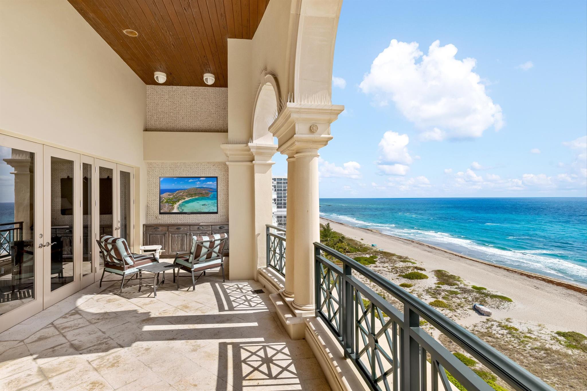 Luxuria - Residential