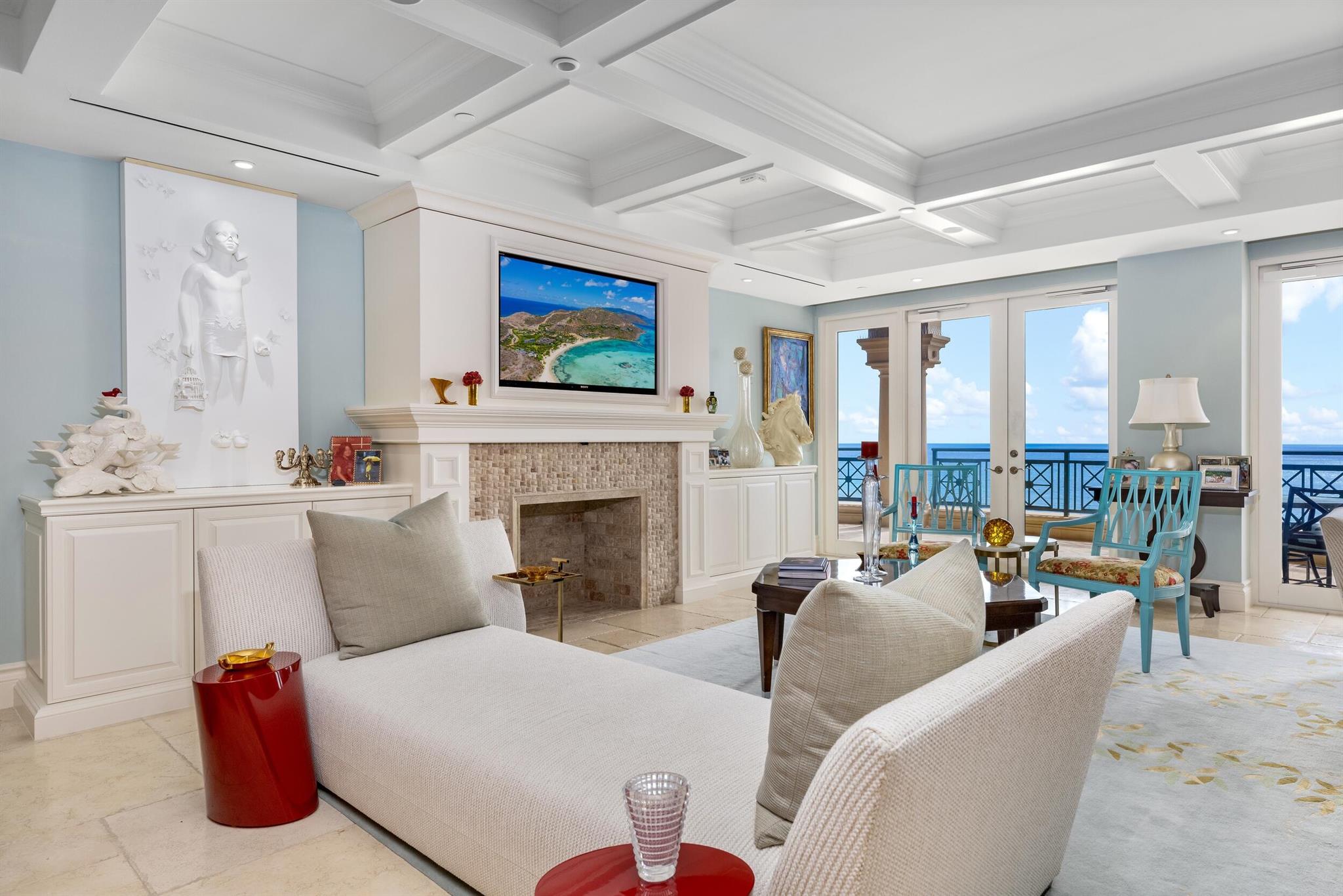 Luxuria - Residential