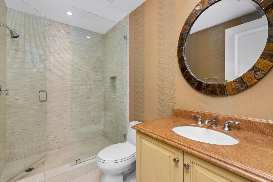 Luxuria - Residential