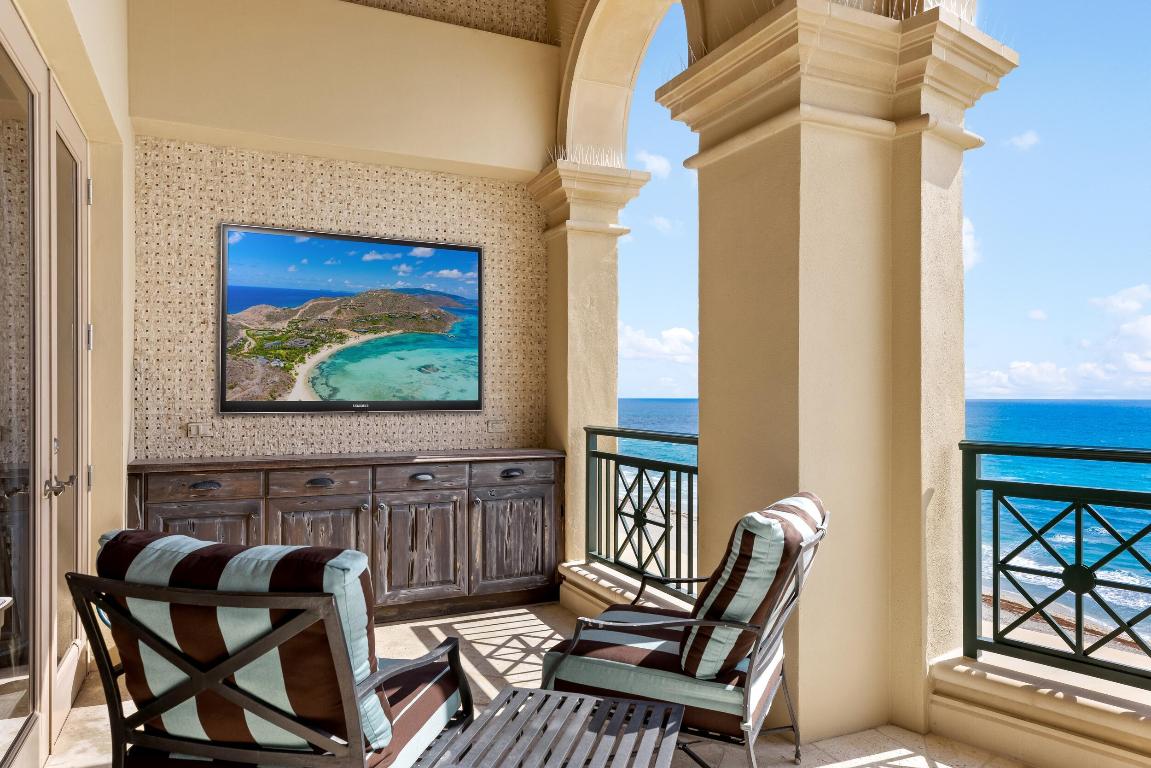 Luxuria - Residential